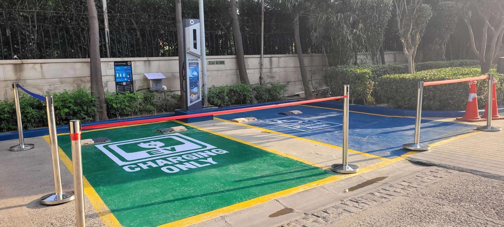 Radisson Blu Hotel, Greater Noida Esterno foto A shared bicycle station in Beijing