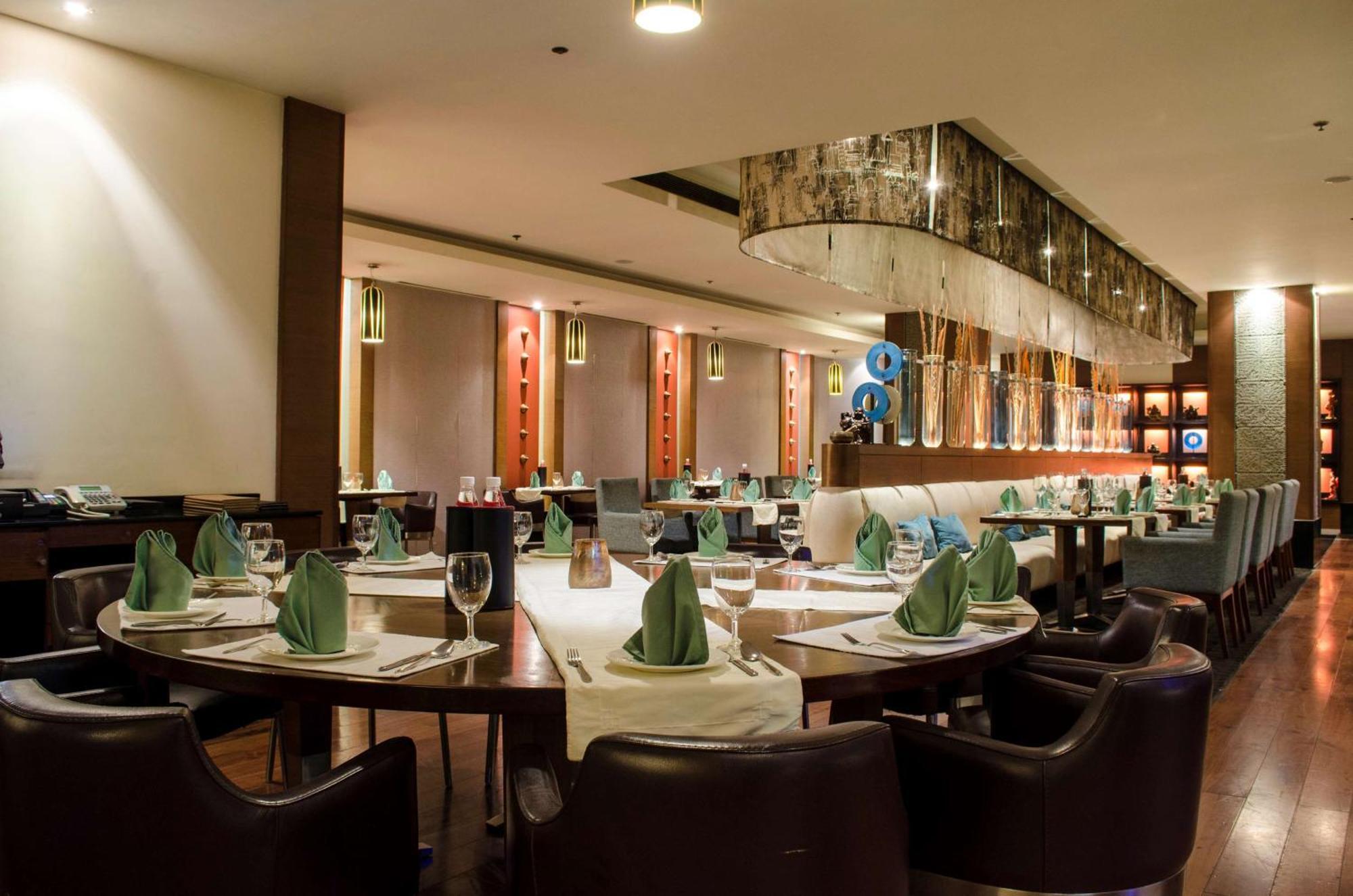 Radisson Blu Hotel, Greater Noida Esterno foto The restaurant