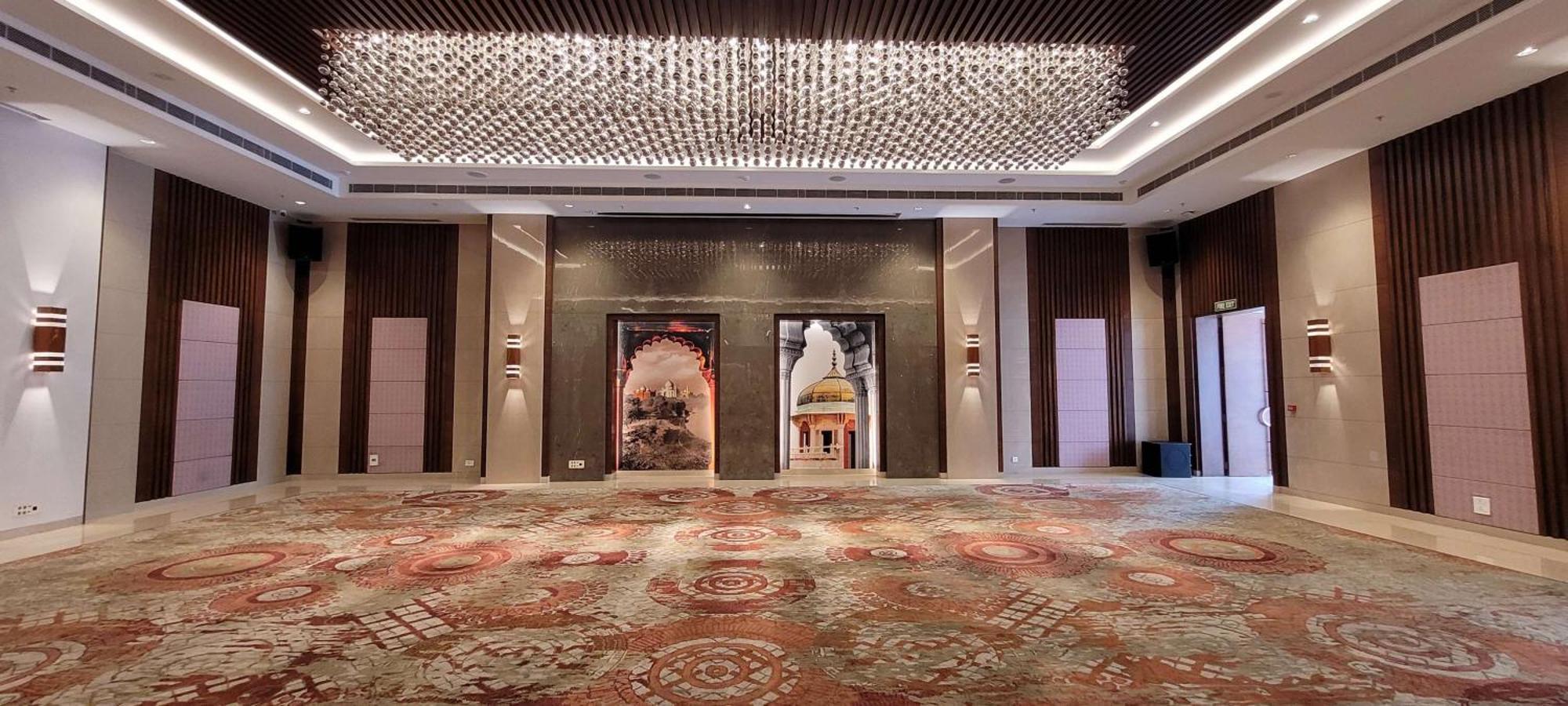 Radisson Blu Hotel, Greater Noida Esterno foto The lobby of the hotel
