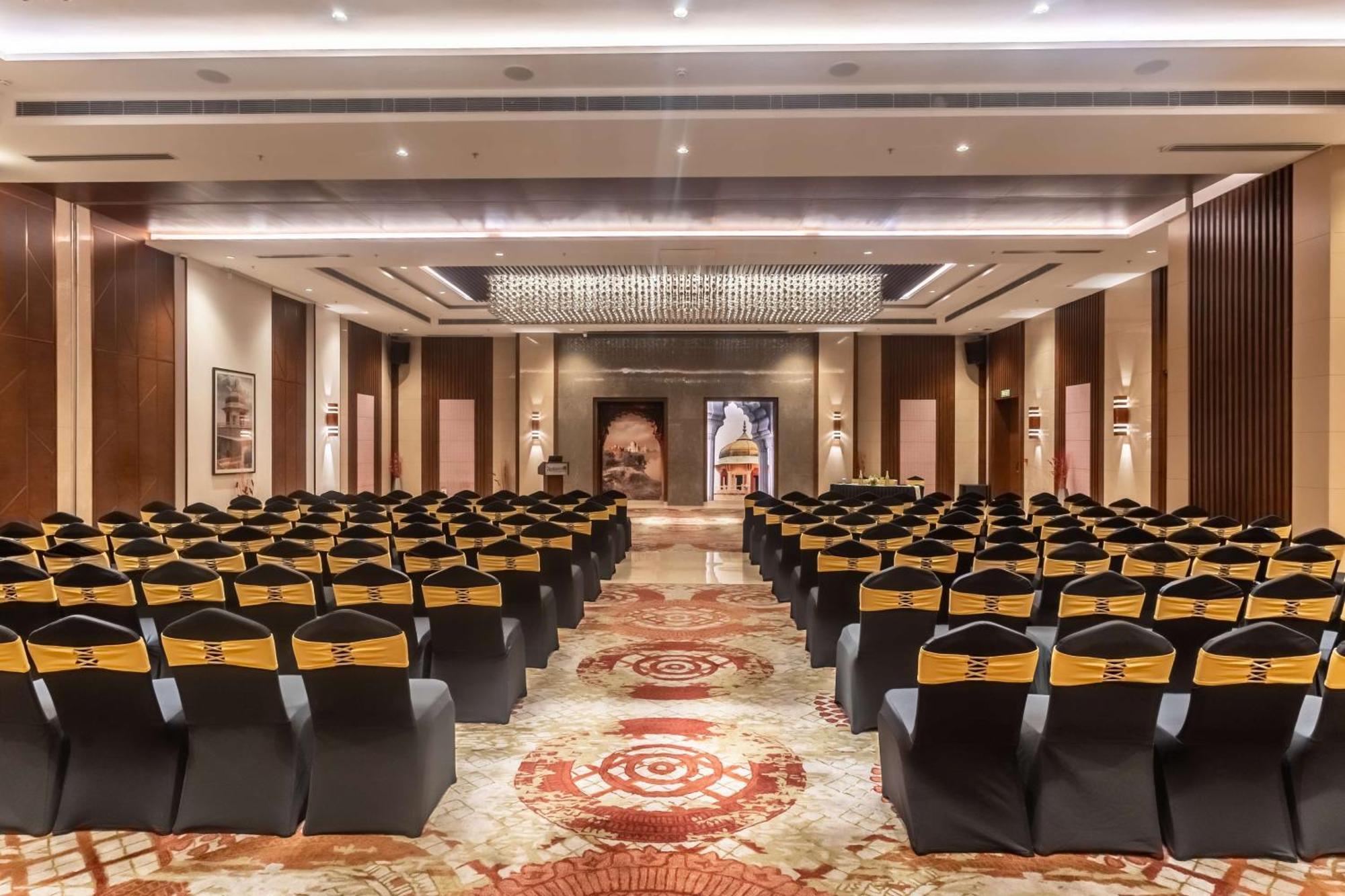 Radisson Blu Hotel, Greater Noida Esterno foto The Grand Ballroom