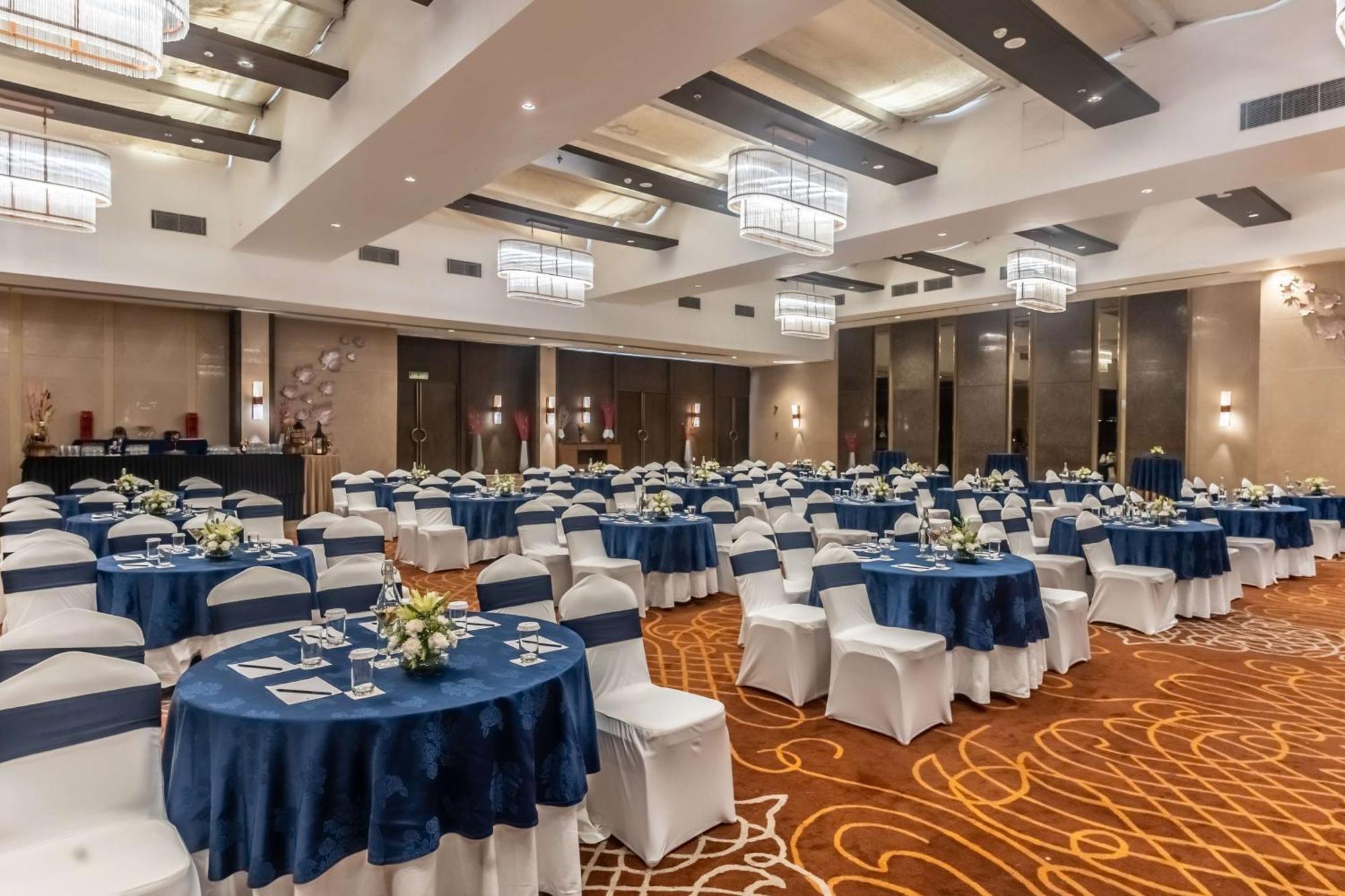 Radisson Blu Hotel, Greater Noida Esterno foto The Grand Ballroom