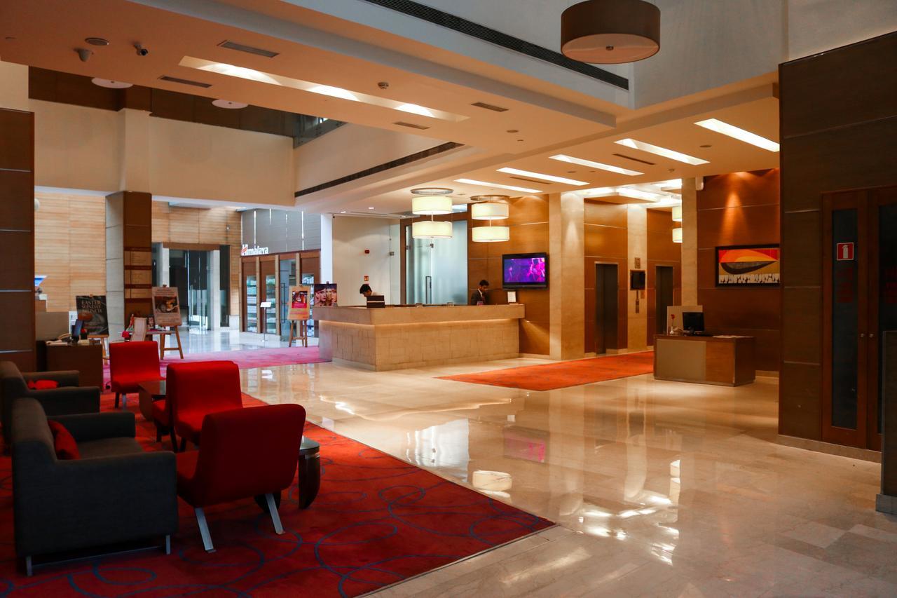 Radisson Blu Hotel, Greater Noida Esterno foto Lobby