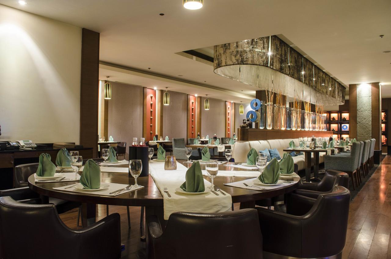 Radisson Blu Hotel, Greater Noida Esterno foto The restaurant